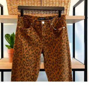 BANANA REPUBLICS CHEEETAH PRINT COLLECTIOPN JEANS XTRA SMALL